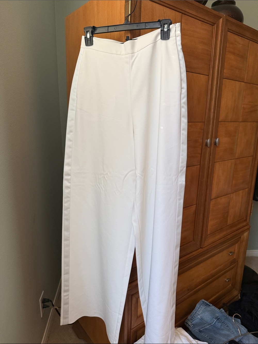BCBGMaxAzria White Wide-Leg Pants